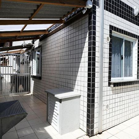 Residencial Adolfo - Mestre Naro บอมบินญัส ภายนอก รูปภาพ