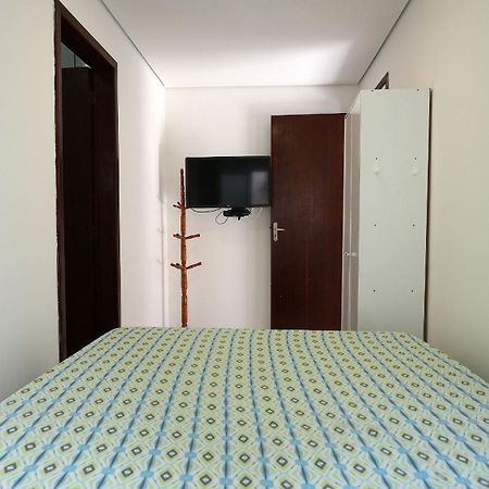 Residencial Adolfo - Mestre Naro บอมบินญัส ภายนอก รูปภาพ
