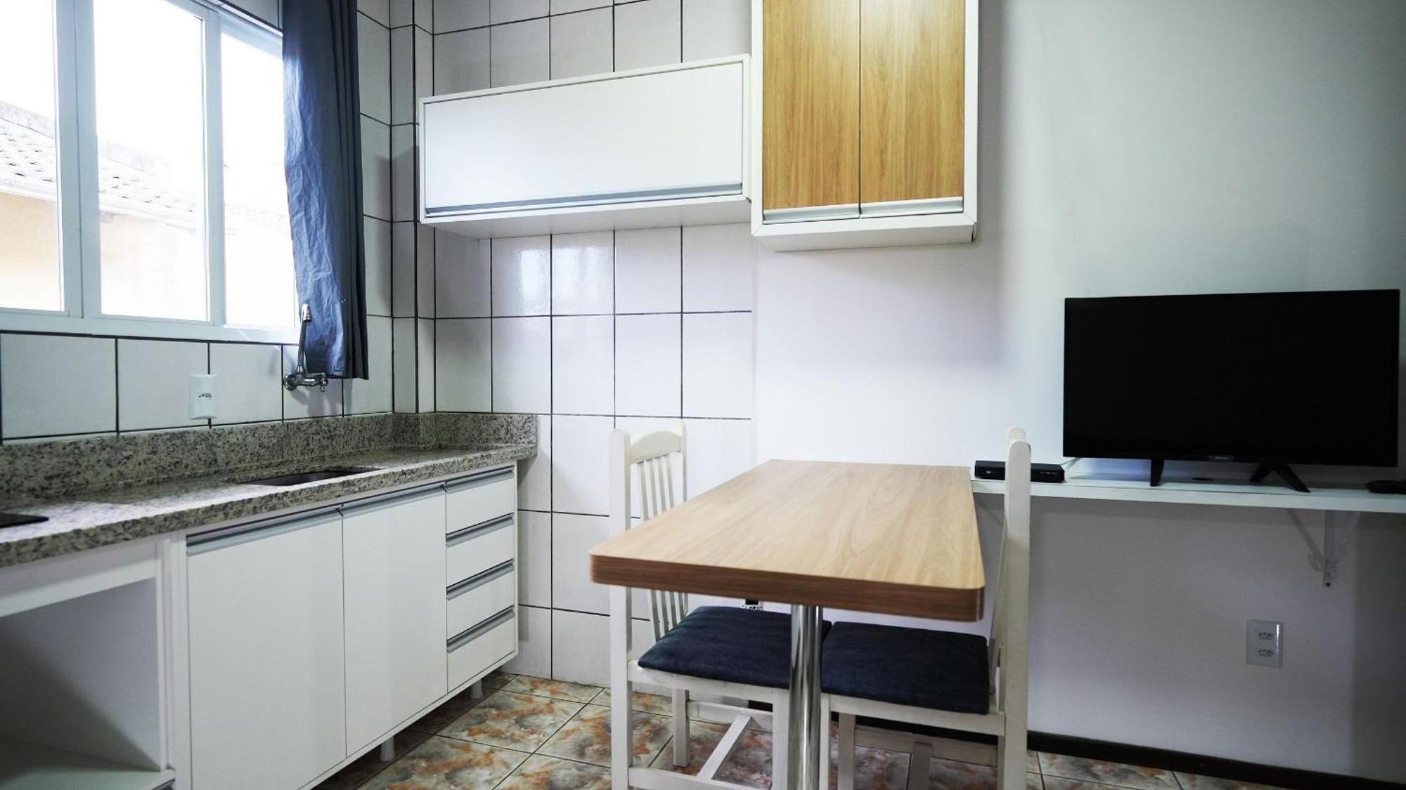 Residencial Adolfo - Mestre Naro บอมบินญัส ภายนอก รูปภาพ