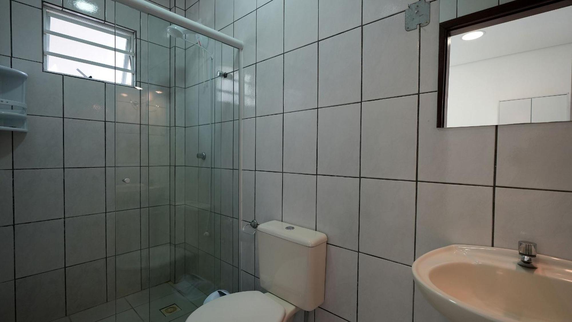 Residencial Adolfo - Mestre Naro บอมบินญัส ภายนอก รูปภาพ