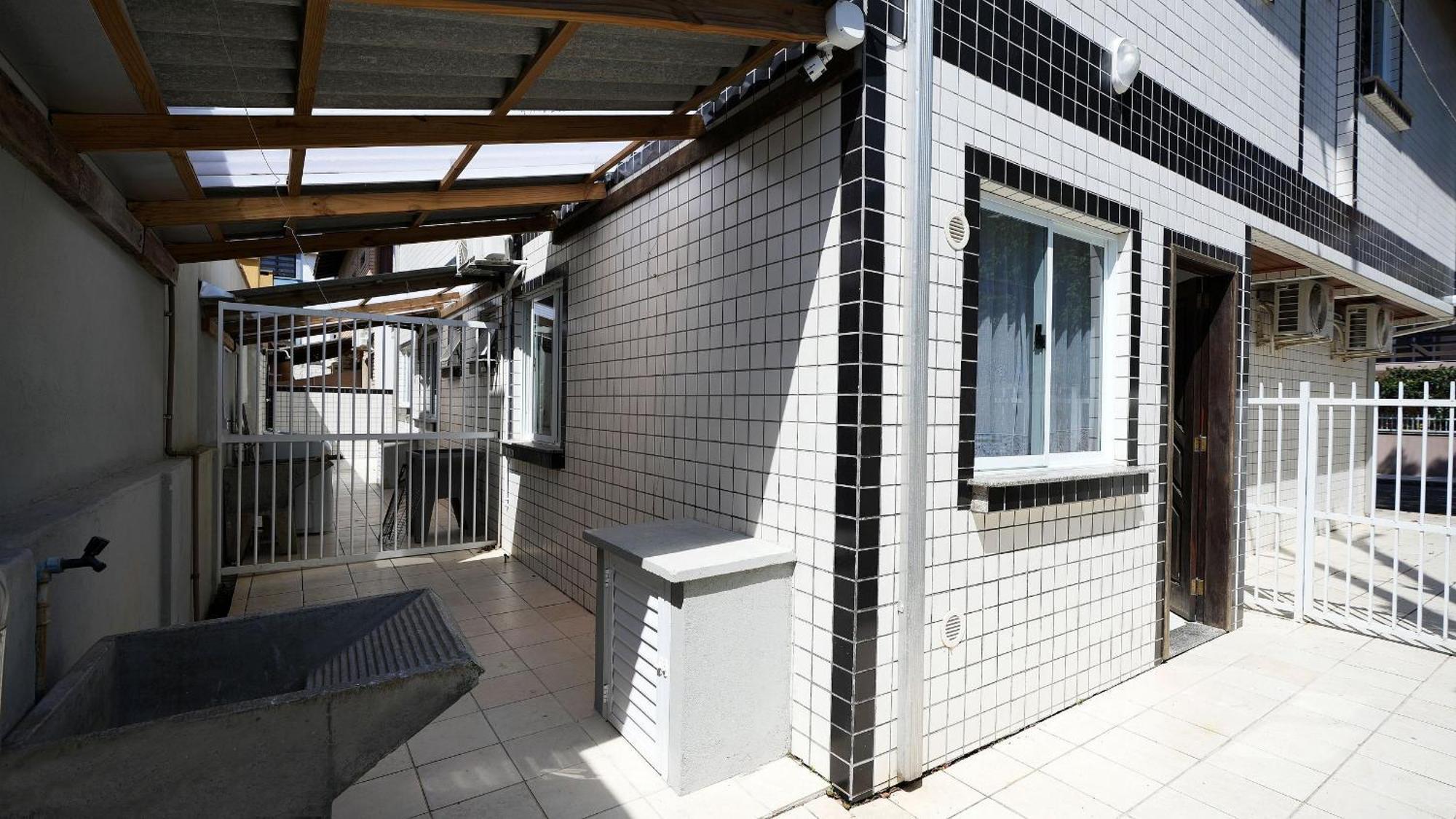 Residencial Adolfo - Mestre Naro บอมบินญัส ภายนอก รูปภาพ