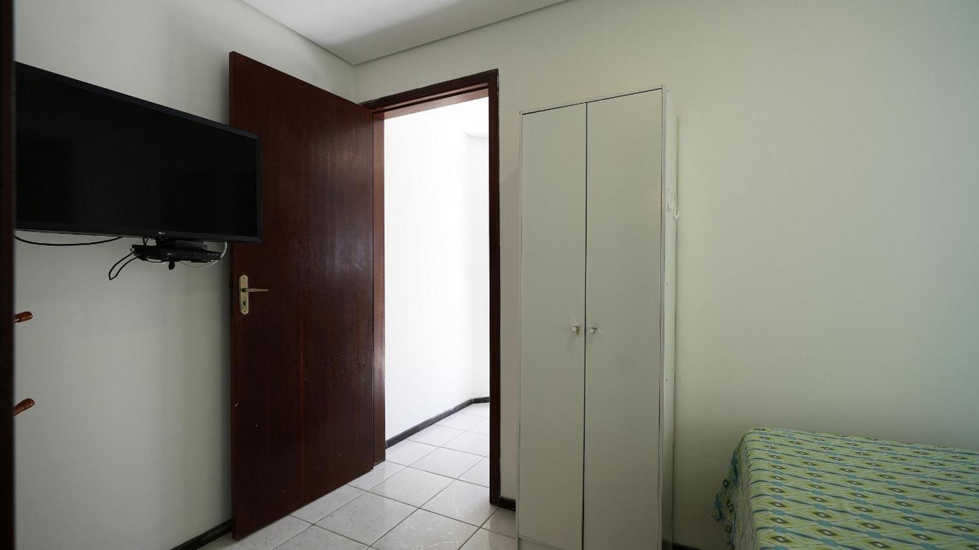 Residencial Adolfo - Mestre Naro บอมบินญัส ภายนอก รูปภาพ