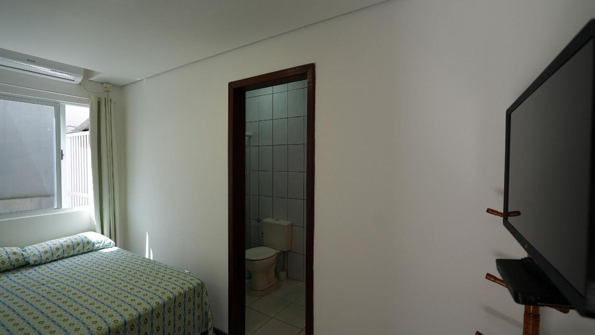 Residencial Adolfo - Mestre Naro บอมบินญัส ภายนอก รูปภาพ