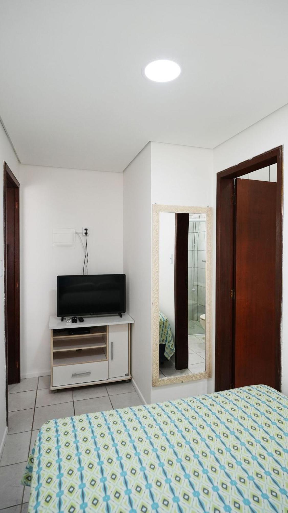 Residencial Adolfo - Mestre Naro บอมบินญัส ภายนอก รูปภาพ