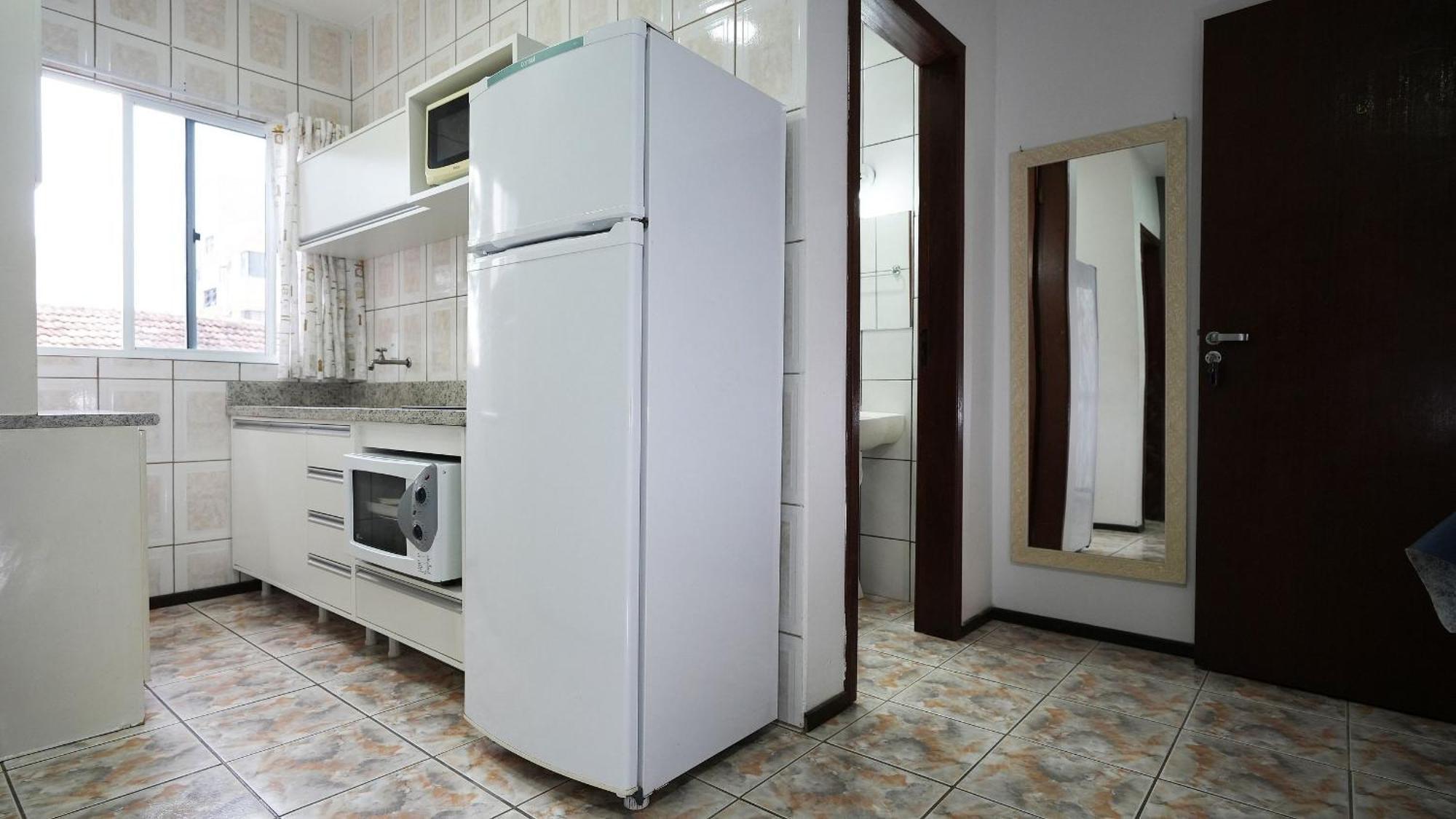 Residencial Adolfo - Mestre Naro บอมบินญัส ภายนอก รูปภาพ