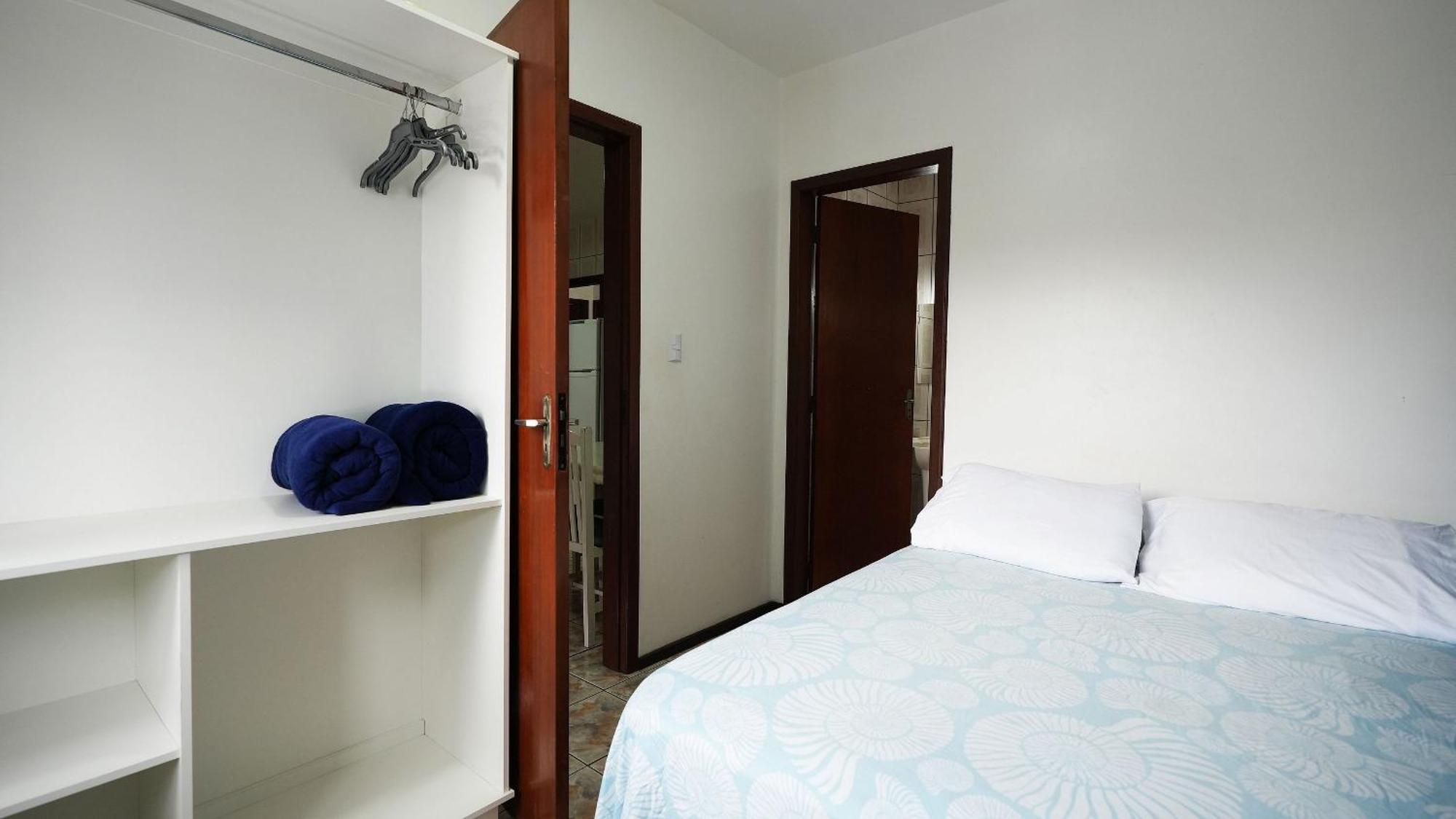 Residencial Adolfo - Mestre Naro บอมบินญัส ภายนอก รูปภาพ
