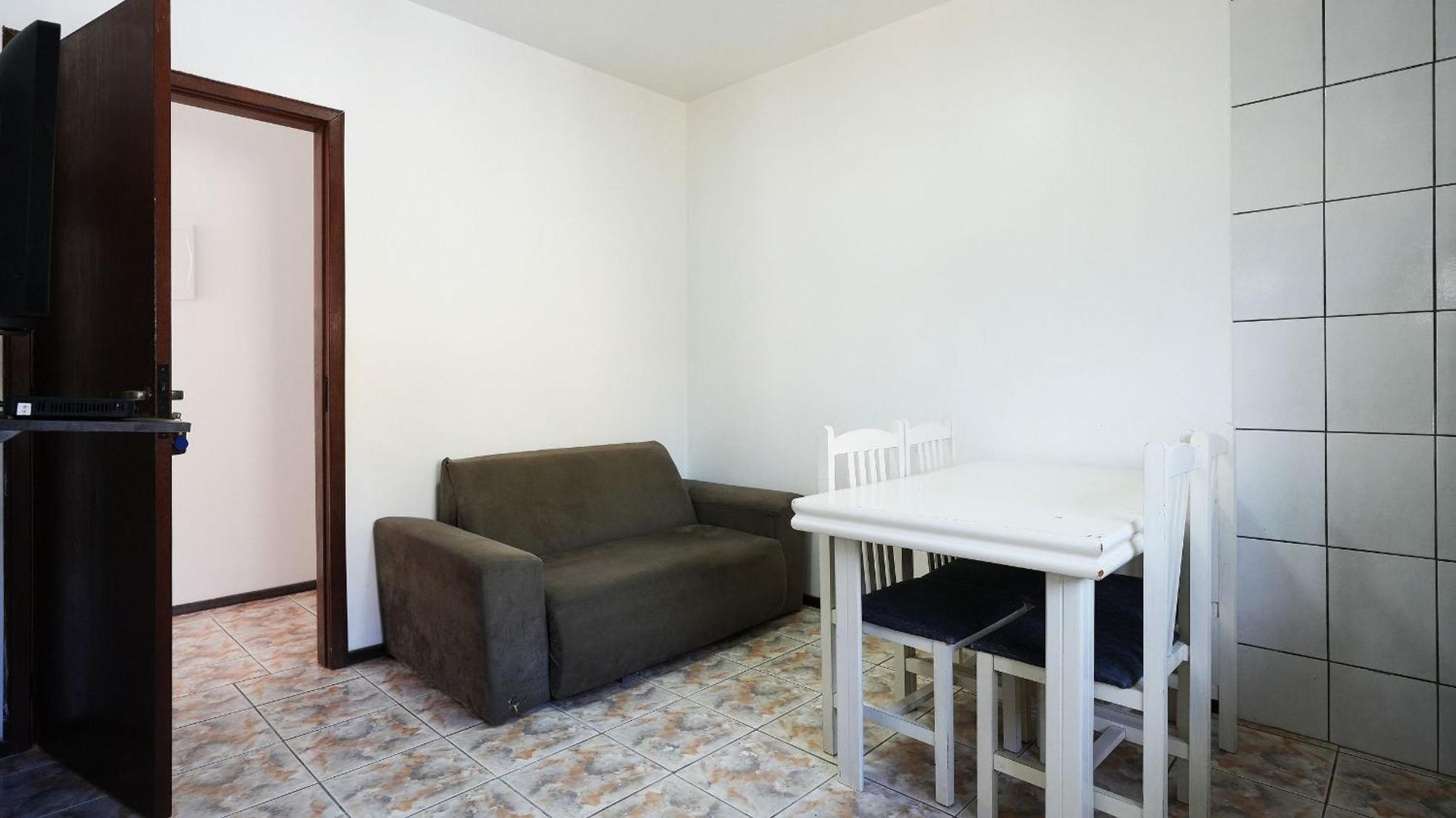 Residencial Adolfo - Mestre Naro บอมบินญัส ภายนอก รูปภาพ