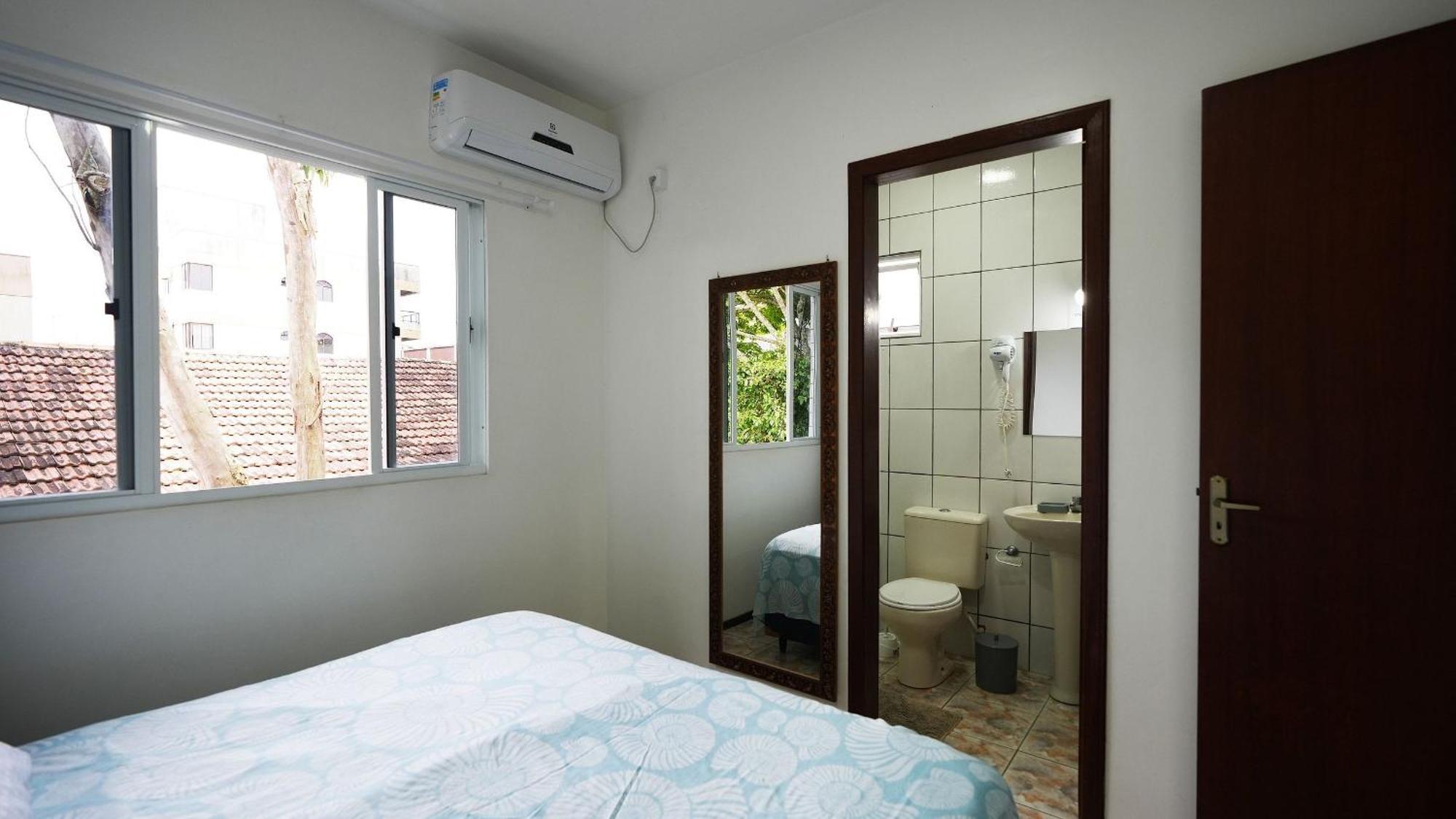 Residencial Adolfo - Mestre Naro บอมบินญัส ภายนอก รูปภาพ